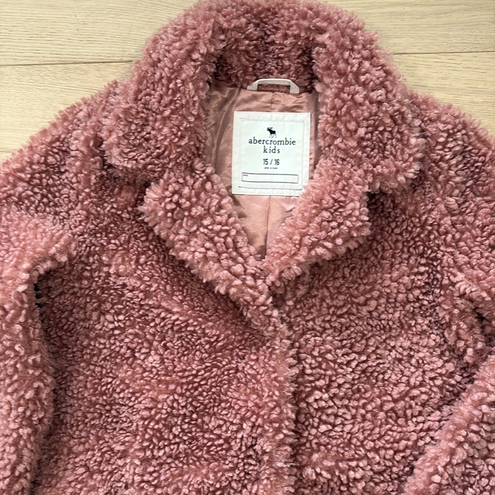 Abercrombie Kids Teens Pink Faux FurTeddy Coat size 15/16 never worn